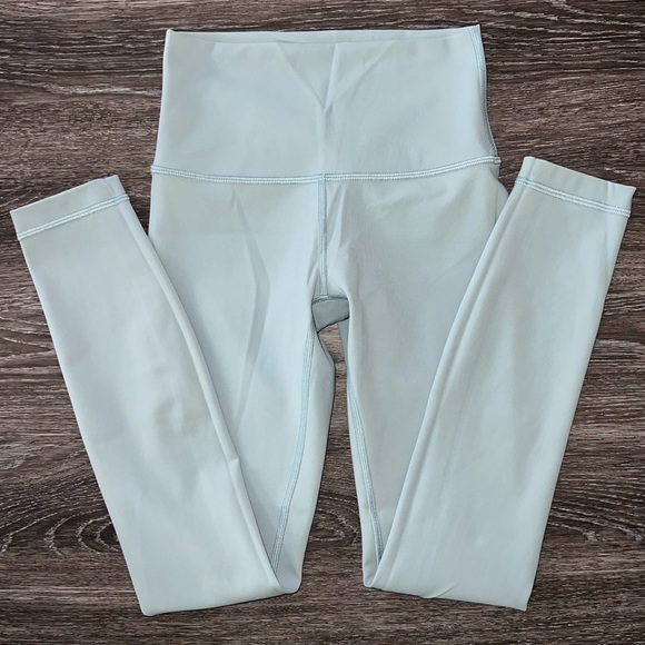 Lululemon Wunder Under High-Rise 7/8 Tight *Full-On Luxtreme 25" - Picture 4 of 7